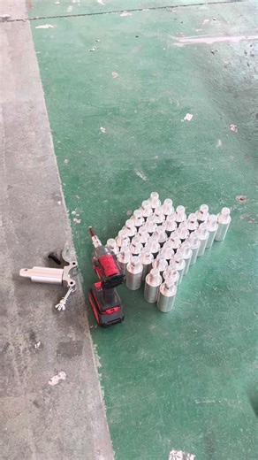 Exlonger connector with clamp, good for duo angle roof and single tube connected #boxtruss #rigginglife #eventdesigner #stagesetup #livesound