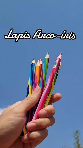 Agora eu tenho mais 6 lápis Arco-íris novos e diferentes da tris #garotoartista #julioarte #lápisarcoíris #arte #desenho #draw