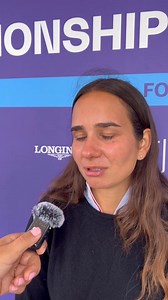EM-Aus für Alessi Reich 🇦🇹🎙️ Was ist passiert? Alessandra Reich (OÖ) und Oeli R gaben nach zwei Abwürfen und einem Stopp im zweiten Bewerb bei der Europameisterschaft in A Coruña auf. Wieso, weshalb, warum und wieso das Team es trotzdem schaffen wird 💪🏼 erzählt sie im EQWO.net-Interview! Mehr zu den Ritten auf ➔ www.eqwo.net #EQWOnet #equestrianworldwide | Equestrian Worldwide - EQWO.net
