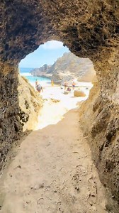 One of Hawaii’s secret beaches 🌺🤙🏻🤫 #hawaii #travel #beauty #beach | I Love Hawaii