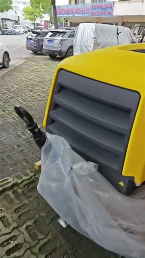 Atlas Copco XAS 38 – Compact Diesel Air Compressor for Jackhammer Use