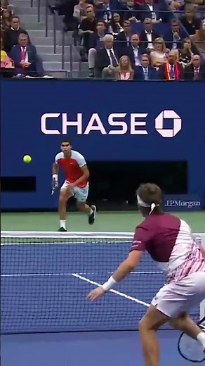 Alcaraz makes it look EASY! 🔥