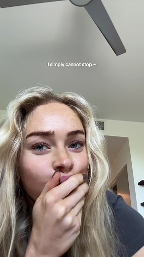 Sydney Schiffer TikTok: Obsessed Teen Pissing in Water