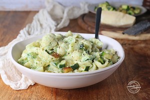 Pasta con crema di zucchine e formaggio spalmabile - creando si impara