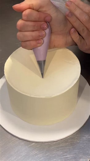 And ‘happy birthday’ is a message I’ve practiced 🫣 If you NEED a handpiping glow up like I did, visit our DIY tab on our website for exactly what we use, how we set up and easy fonts to use 💝 #cakedecorating #handpiping #handpipingtutorial #cakes | Perth Cake Collective