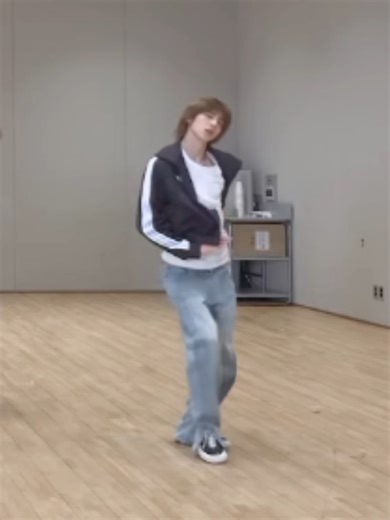 Juhoon's Deja Vu Dance Moves Explained