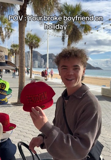 Bros so ungrateful😂😂 #broke #boyfriend #holiday #relationships #comedy