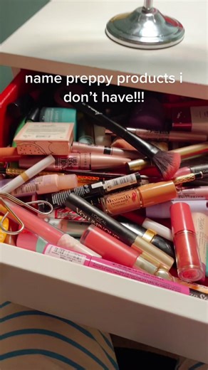 i need to organize my things….#fyp #preppy #foryoupage #viral #KAYKissCountdown #freepeople #drunkelephant #makeup