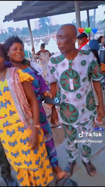 Vidéos de amanda Lova (@amandineyapi) avec son original - le prince Canadien