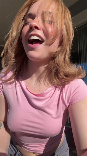 does pink suit me? #girlnextdoor #relatablegirl #relatablecontent #dailyvibes #funnyreels