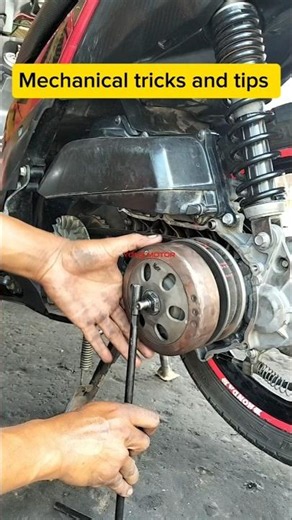 how to remove the rear pully .#automobile #auto #automotive #how #howto #smartphone