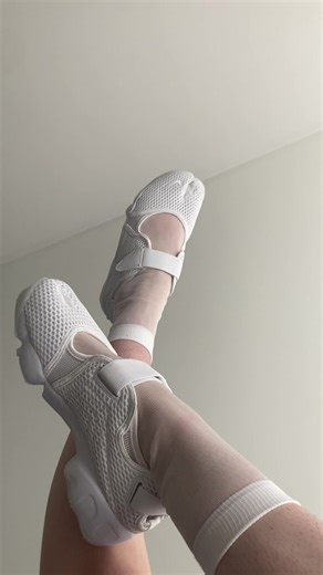 Styling Nike Tabi Shoes for Everyday Fashion