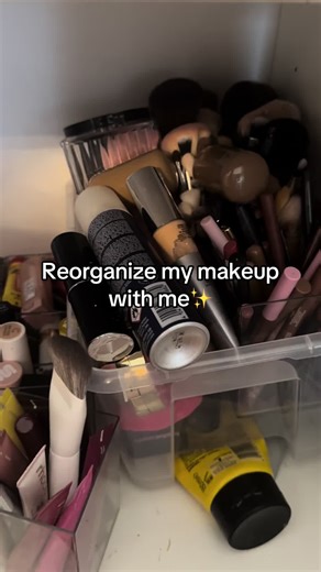 Reorganize my makeup mess with me😅🩷✨ @Douglas Cosmetics @Sephora Deutschland @rhode skin @Huda Beauty @ONE SIZE BEAUTY #makeup #fyp