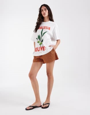 ASOS DESIGN oversized tee with olive graphic in white | ASOS