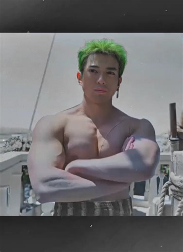 Mackenyubrasil said⚔️•A cenamais desafiadora:Zoro vs.Mihawk #kdrama #netflix #zoro #U.Wall.Blade