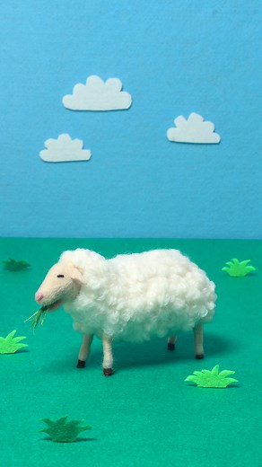 A wool animation for an eco-friendly wool product! I had the pleasure of making this stop motion animation for @WoolAid. They make plasters/band aids) out of sheep’s wool, which are very biodegradable! I was really happy to work on this, because I love companies that make the world a greener place! #woolfelting #sheep #animation #cute #stopmotion #asmr #sheepshearing #ecofriendly