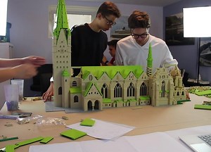 Building a Huge LEGO Cathedral – Paderborner Dom in Germany (by Hundbrax https://bit.ly/3eIntkA) | Beyond the Brick
