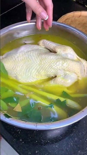 Cách làm gà ủ muối ngon tại nhà