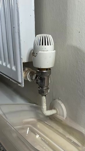 How to fix a leaking radiator valve! | Plumbing work