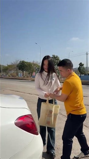 Boss' Alarm Clock Fiasco: Employee Misses High-Speed Train! (Boss' Alarm Clock Fiasco: Emp