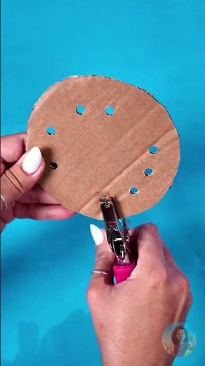 JUMPING CARDBOARD SPIDER! 😲🕷️✨ I CAN CONTROL IT!