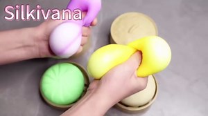 Dumpling Squishy, Mystery Squishy Dumpling Box, Soft Squeeze Dough Ball for Stress Relief, Stretchy Bun with Mini Food Steamer Desk Fidget Toy for Adults Office Home (Green)