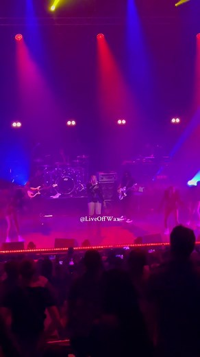 Yemi Alade Live Performance of 'Johnny'