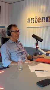 Im Sommergespräch mit antenne 1 📻 Das ganze Interview jetzt bei Spotify, Apple Music oder auf der Webseite anhören: 🎶 https://www.antenne1.de/g/sommerinterviews/Cem-Ozdemir-GRUNE-7uLxNIo2IQm1nZUVrhAusm | Cem Özdemir