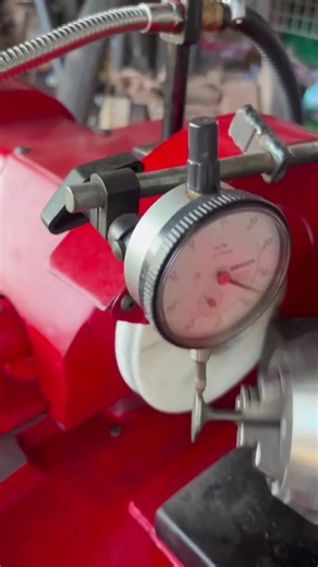 🙏คลิปนี้ขออนุญาต เอาลง เพื่อสอบถามแชร์ ความรู้กัน ตกลง มันยังไงกันแน่ ครับ บางคนบอกเอาวาว เก่า มา เจียวาล์วแล้ว ไม่ต้องบดวาล์ว แต่พี่เขา บอก ว่า เจียรวาล์วแล้วต้องบดอีก 😅. 🙏ผมจะเชื่อใครดี ครับ ฟังจาก พี่ เขา พูด แล้ว ถ้าเป็นแบบนี้ เราจะ ลงทุน ตั้ง หลาย หมื่น ซื้อเครื่องมา เพื่อ มา เจียร วาว ทำไม #สู้ เรา เอา วาว เก่าแท้ มาบด เอา ไม่ดีกว่าหรือครับ เพื่อนเพื่อน ว่าใหม # 🙏ด้วย ความ เคารพ ช่วยฟัง คำพูดผมแล้วตอนใจเย็น แล้วค่อย ไปพิจารณาดู นะครับ เพื่อนำไปปรับปรุงแก้ไข ให้ดียิ่งยิ่งขึ้นไป ใจผมยังอ