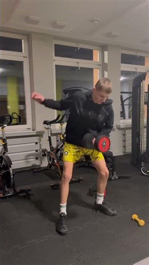 To nie są ćwiczenia#hantle#siła ciosu#Power#spodenki#bluza#mata#Dawid Taekwondo