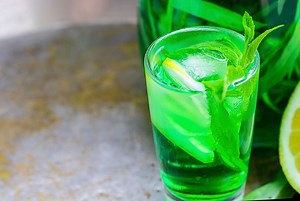 Green Spritz : voici la recette de ce cocktail qui cartonne en Italie, il est parfait pour changer du traditionnel Aperol Spritz