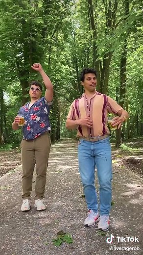 IT’S FRIDAY!!! STOP WORKING!!! 🍻😤😍 ft. @arnothekid — #tgif #friday