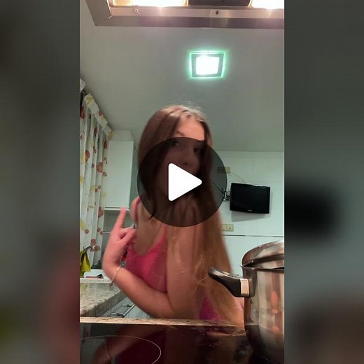 Estudiando a Carlota Valiente Desnuda