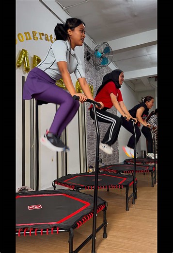 TRAMPOLINE Dance Fitness Siantar At Ladies Gym Siantar #dewsari #trampolinedancefitness #ladiesgymsiantar #fypシ #siantar #beranda #