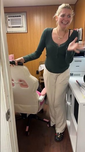 Person zaps themselves while testing bug zapper in Davie, Florida