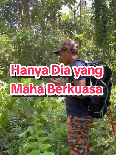 Sejurus saya bersama pasukan saya ysng terdiri dari Pasukan Khas STORM dan Jurulatih Akademi Bomba dan Penyelamat Malaysia menjumpai mangsa, sempat saya berdoa utk Arwah dan mengalunkan azan. Ketika ini suasana agak pilu dan sebak terasa di dada. Kami segera memaklumkan kepada Pos Kawalan dan meminta bantuan bagi membawa mangsa yang ketika ini dalam masa yang sama di Pos Kawalan sedang mengadakan majlis bacaan Yassin diluar sana. Salam Takziah ikhlas dari saya dan team buat keluarga mangsa. Semo