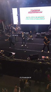 Rika nonton ning sebelah ngendi lurr? Kepriwe, seneng kabehan mbok teyeng nyanyi bareng Mas Gilga? 😁 Video by @titansky___ | Jelajah Purbalingga