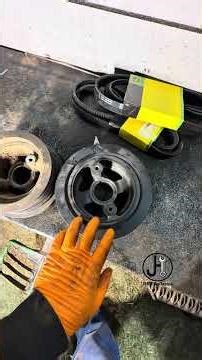#TechTip John Deere 20 series crankshaft dampener pulley #farmtok #agmechanic #johndeere #4320