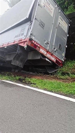 Yana gudla ini, ddi ini ha Cabul-an Capoocan Salamat sa Ginoo safe ang Driver ngan an iya helper🙏♥️ Nawarayan preno🥲 #keepsafealways #reelsvideoシ | Maricris Simbajon Dadol