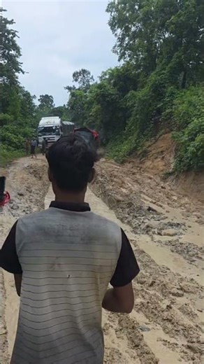 Big Truck Trapped in Sticky Road Disaster #jcb #offroad #tractor #offroad #truck
