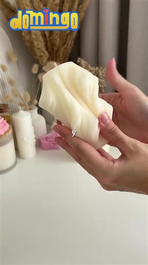 ¿Te gustaría aprender a crear velas artesanales desde cero? Transforma tu creatividad en un ingreso extra. 👉 Escríbeme en el link para más info. #fypシ゚viralシ #onlinecandleclass #velasnavideñas #velasmexicanas #emprendedesdecasa #mexico #velasusa #handmadecandles #cursodevelas #velasdecorativas #velasartesanales #velaspersonalizadas #velasdesoja #hechasconamor #hechasencolombia #HechasParaDurar #velasartesanais #estadosunidosdenorteamerica #estadosunidosdenorteamericaao #newyork #newyersey #cal