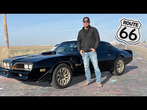 Iconic Route 66 Stops & Unexpected Roadside Attractions