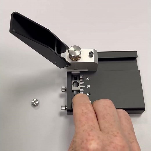 32228 | Watch-strap punching device