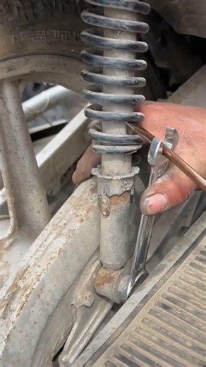 How to Compress Motorcycle Shock Spring Without Special Tools!