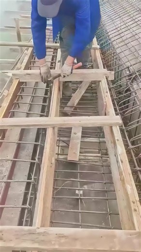 How does a carpenter secure roof beams?