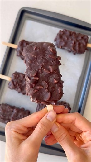 these coffee almond crunch ice cream bars are gluten free, dairy free, and refined sugar free, the best frozen dessert! recipe in the comments! #coffeeicecream #veganicecream #icecreambars #dairyfreeicecream #refinedsugarfree #healthyicecream #glutenfreedessert #almondcrunch #healthydessert | The Bigley Basics