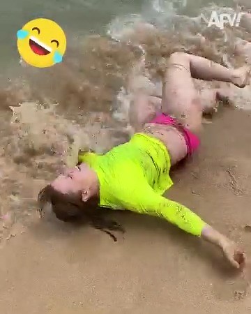 Sand, sun, and silliness! 🏖️😂 | America's Funniest Home Videos
