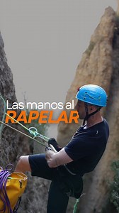Mountain Soldiers - Barranquismo y Vías Ferratas on Instagram: "¿Cuál es la forma correcta de colocar las manos cuando rapelamos? 樂 Debemos colocar ambas manos debajo del descensor, te explico el por qué en menos de un minuto 輪落 #viaferrata #aventura #deportesdemontaña #deportesdeaventura #escalada #barranquismo #barcelona #puenting #montaña #naturaleza"