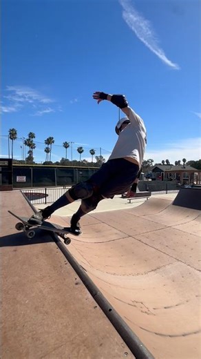 Mini ramp tricks #skateboarding