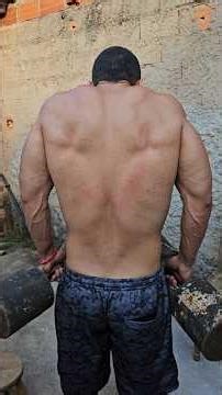 Eu fiz meu shape com peso de concreto 🧱💪 #calistenia #treinoemcasa #motivacao #shape #evolucao